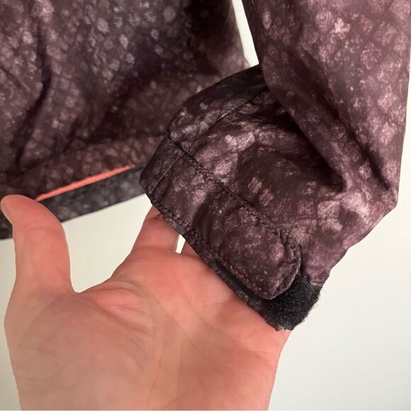 New Balance Running Jacket. EUC Size Small - Picture 8 of 10